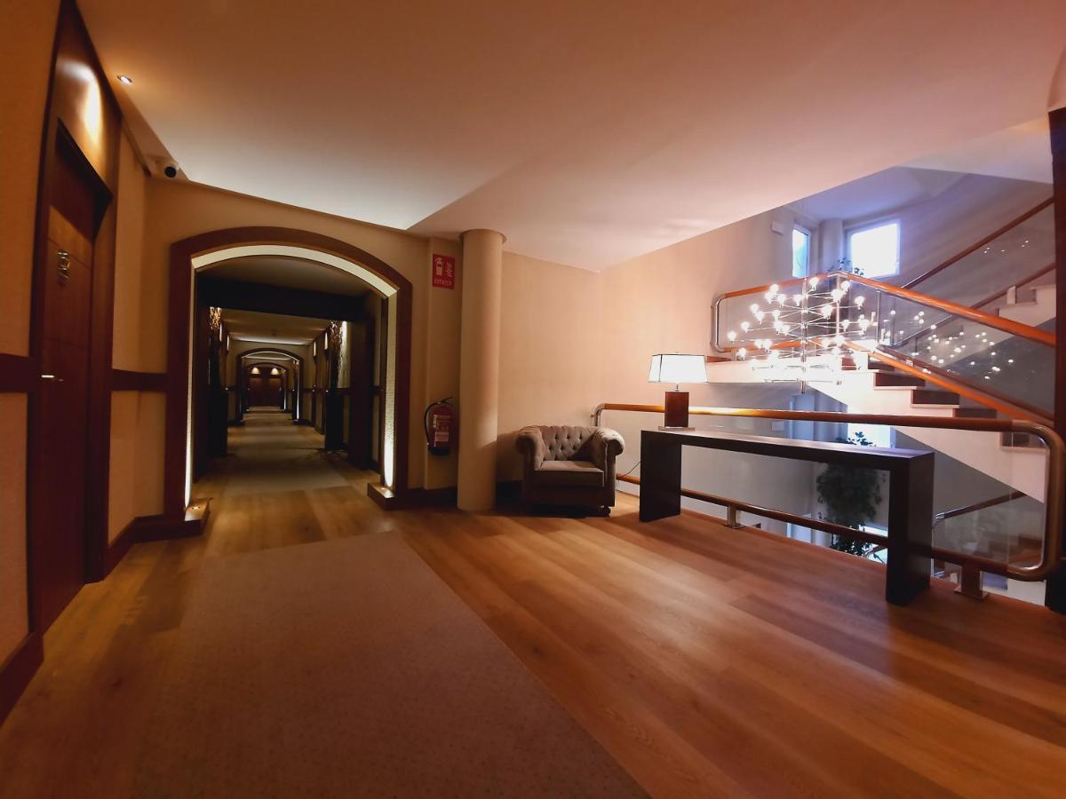 Gran Hotel Balneario De Puente Viesgo Exterior foto