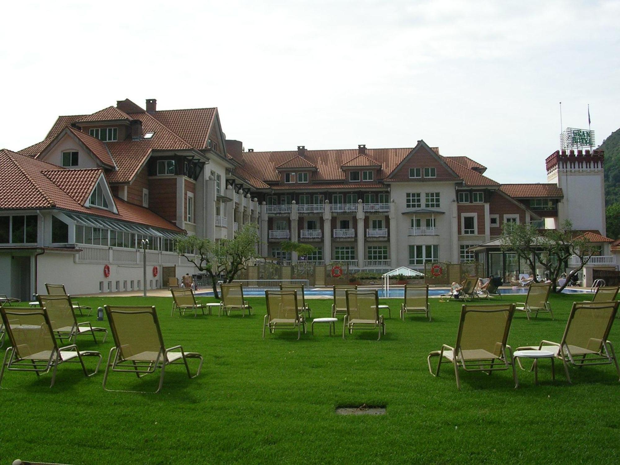 Gran Hotel Balneario De Puente Viesgo Exterior foto