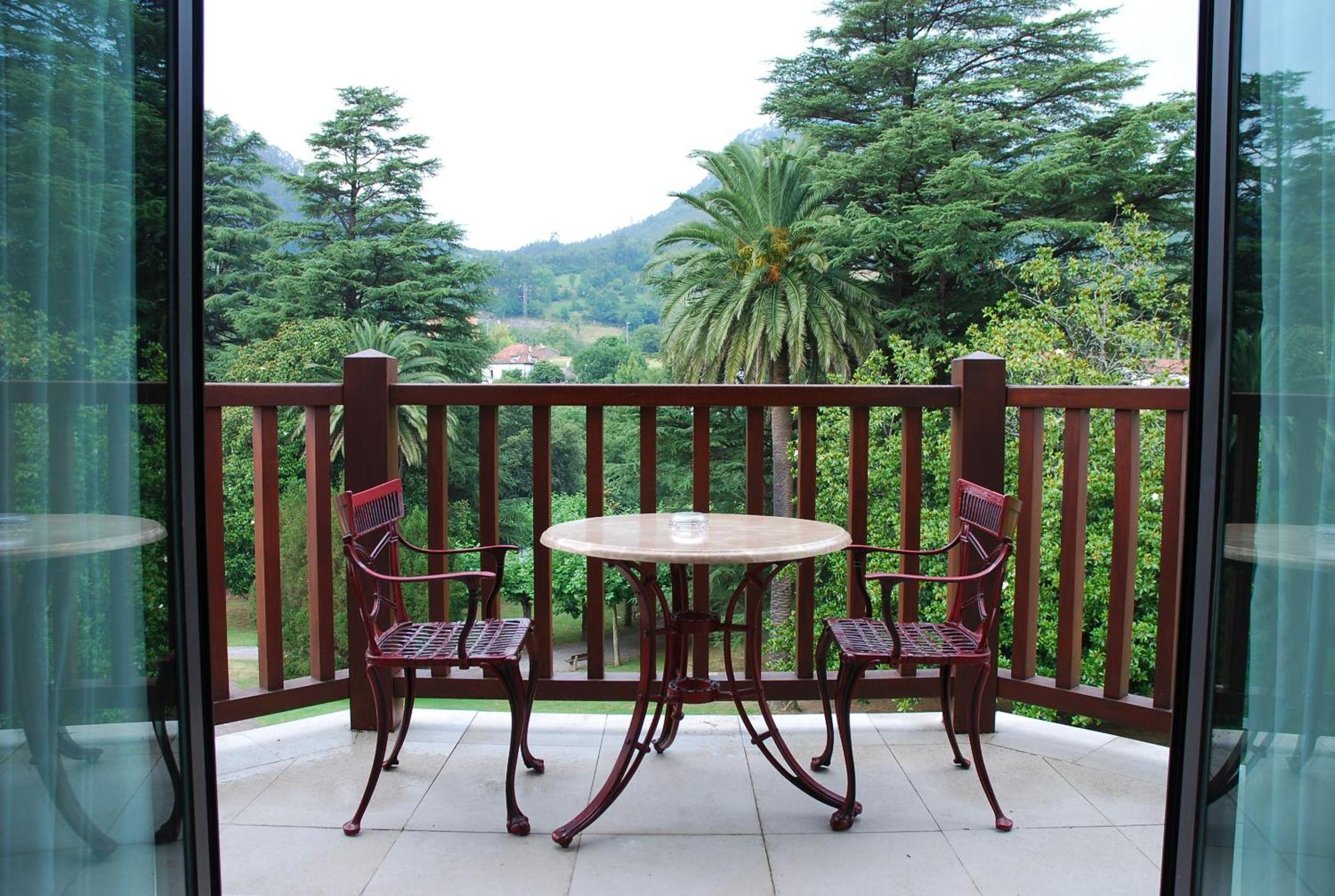 Gran Hotel Balneario De Puente Viesgo Exterior foto